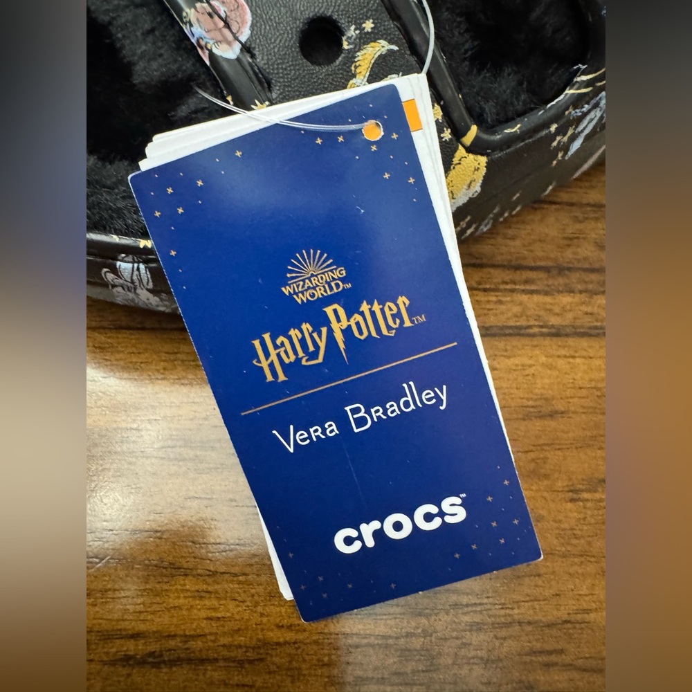 Vera Bradley x Harry Potter Crocs - Picture 9 of 9
